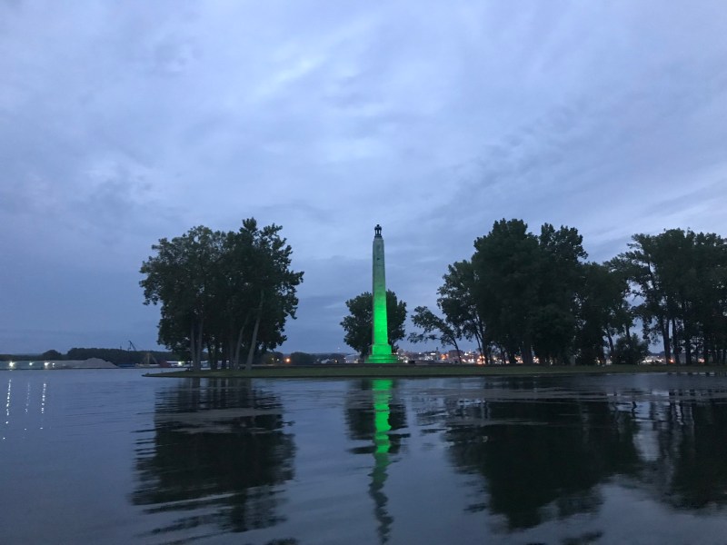 Perry-Monument-Presque-Isle-Erie